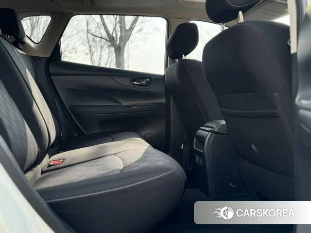 Nissan TIIDA id 4254584 из Китая 8