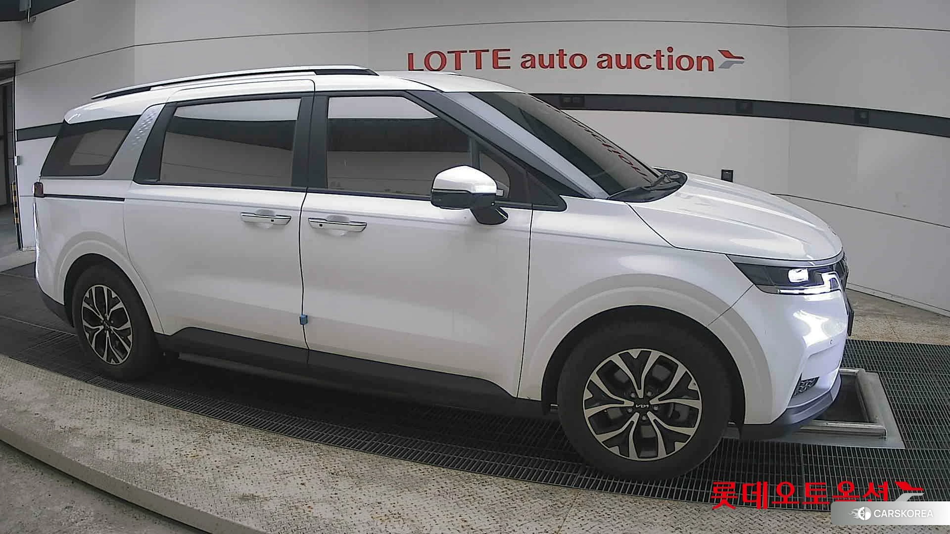 Kia Carnival id 4289627 из Кореи 8