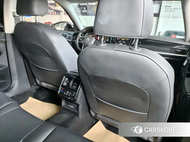 Volkswagen Passat id 4263855 из Китая 8