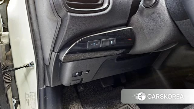 Toyota Prius 4th Generation id 3893752 из Кореи 8