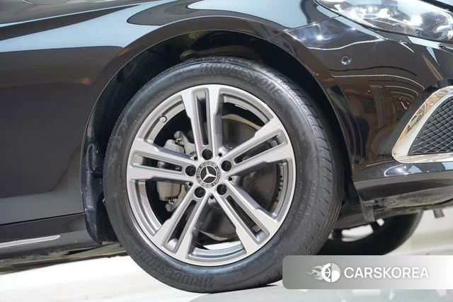 Mercedes-Benz E-class id 4256525 из Китая 8