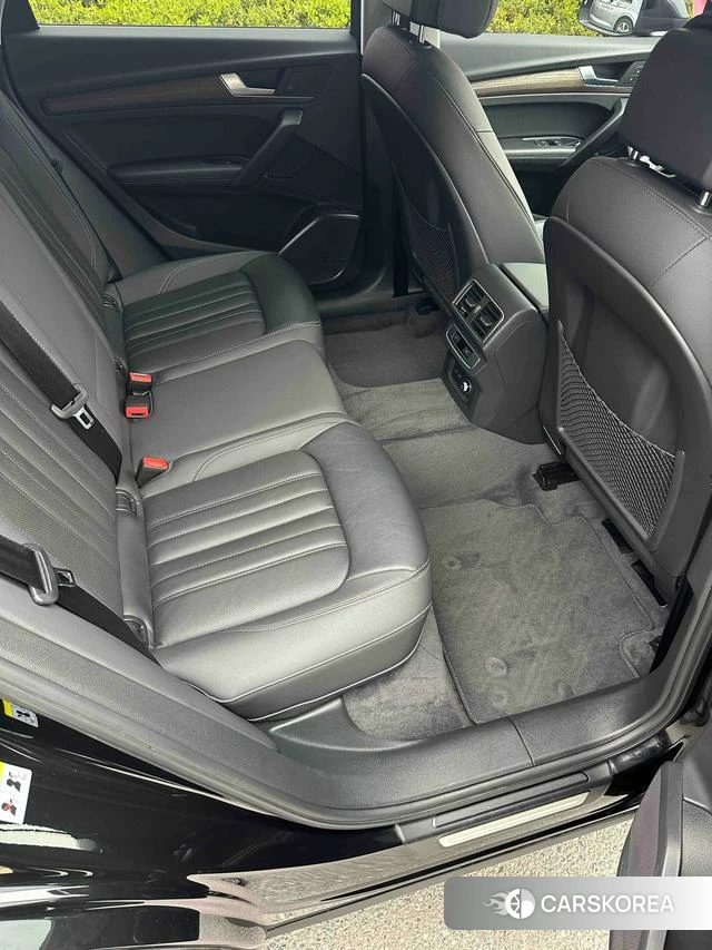 Audi Q5L id 3856107 из Китая 8