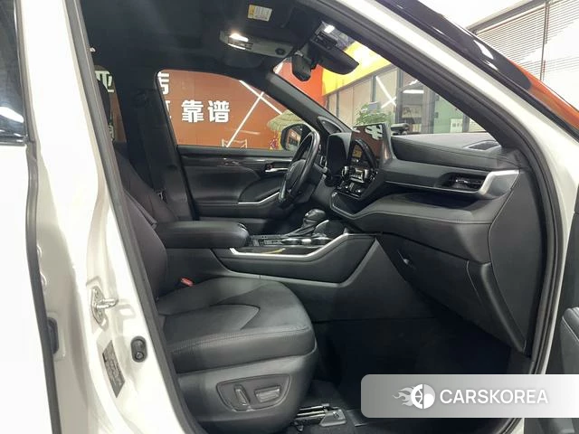Toyota Crown Lufang id 4258695 из Китая 8