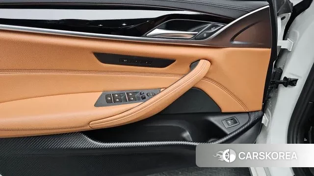 BMW 5 Series (G30) id 3617211 из Кореи 8