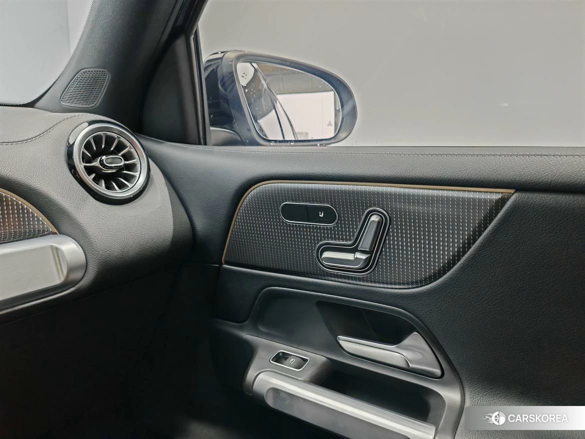 Mercedes-Benz GLB id 4515216 из Китая 8
