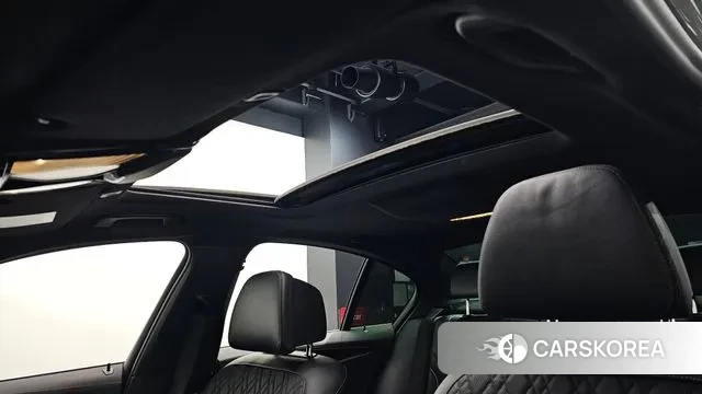 BMW 5 Series (G30) id 3686497 из Кореи 8