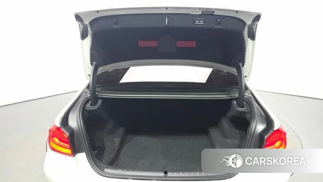 BMW 5 Series (G30) id 4836646 из Кореи 8