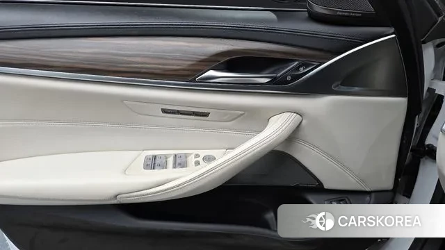 BMW 5 Series (G30) id 3765741 из Кореи 8