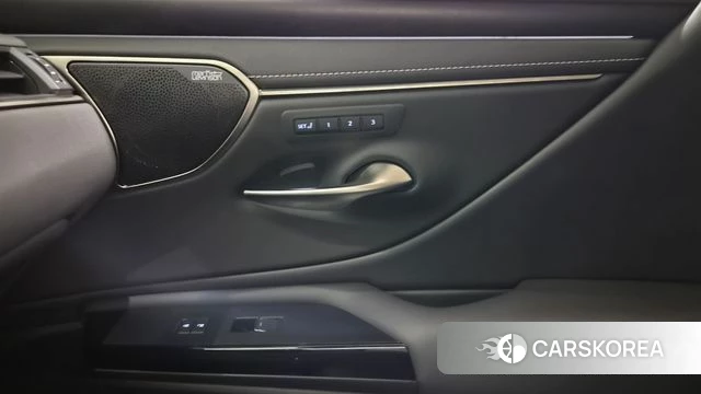 Lexus ES300h 7th generation id 4480041 из Кореи 8