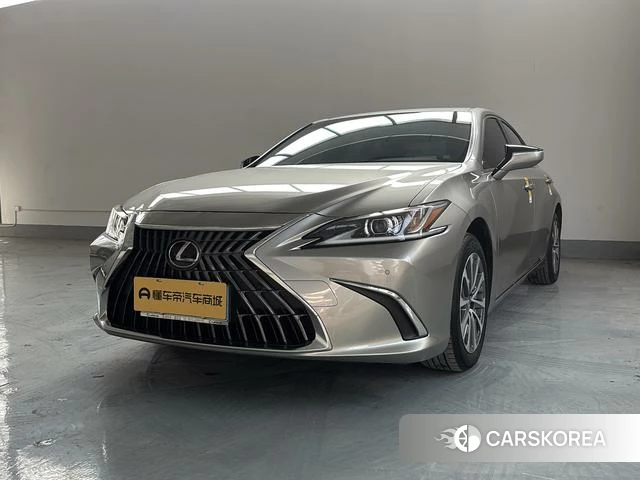 Lexus ES id 4278589 из Китая 8