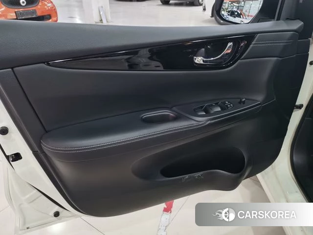 Nissan TIIDA id 4258760 из Китая 8