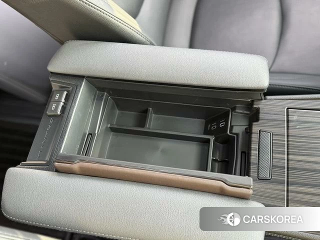 Toyota Grevia id 4258875 из Китая 8