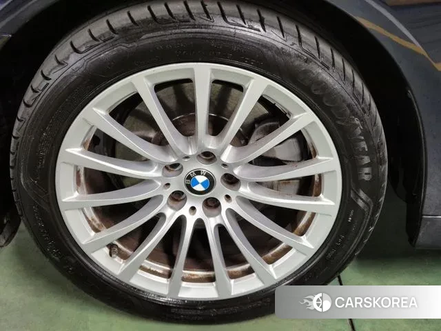 BMW 5 Series (G30) id 3616580 из Кореи 8