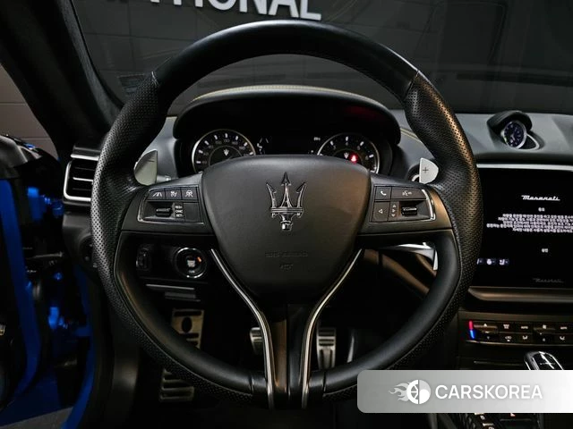 Maserati Ghibli id 3919756 из Кореи 8