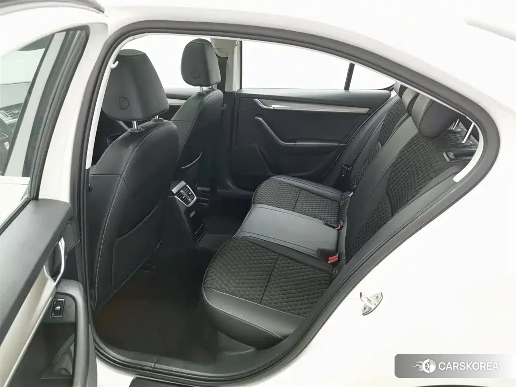 Skoda Octavia id 4565178 из Китая 8