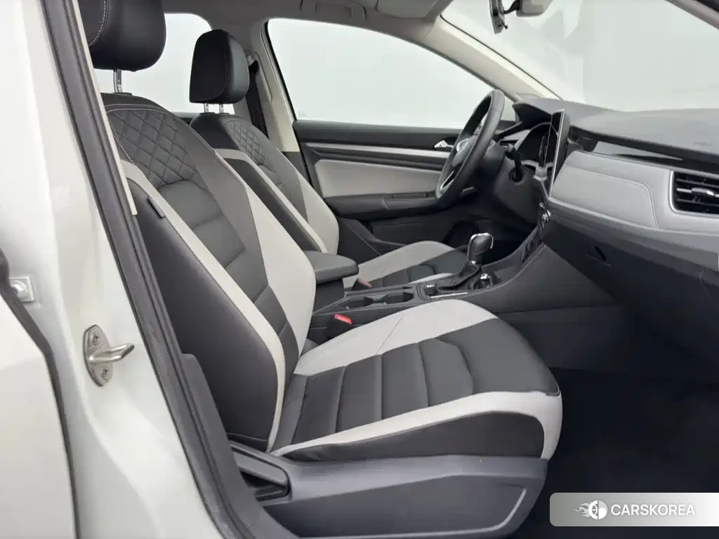Volkswagen Bora id 4617115 из Китая 8