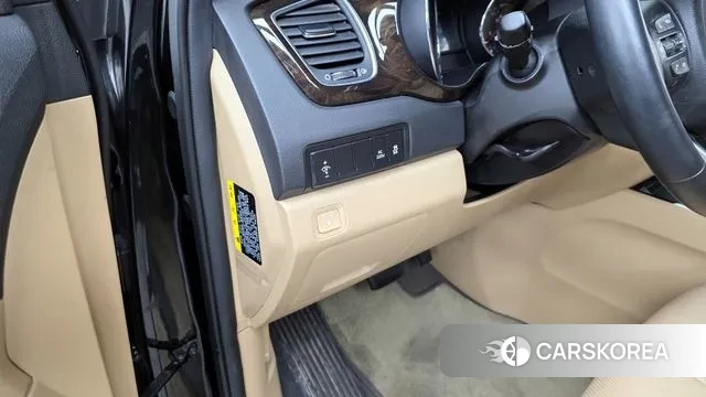 Kia The New Carnival id 3728692 из Кореи 8