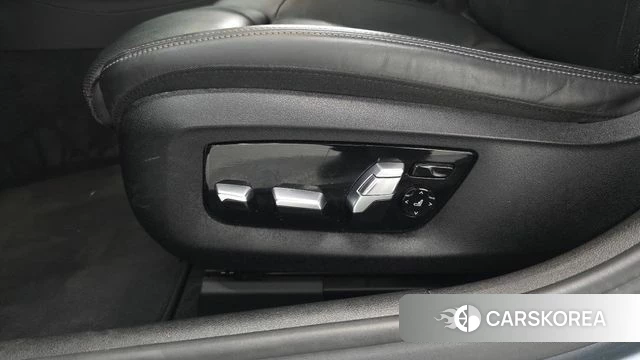 BMW 5 Series (G30) id 4345216 из Кореи 8