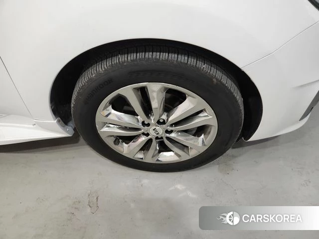 Kia All New Carnival id 4459759 из Кореи 8