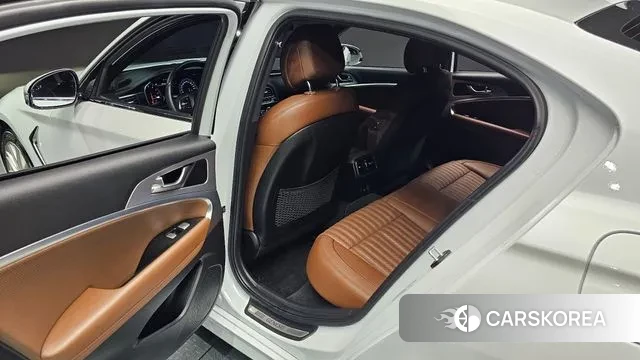 Genesis G70 id 3161616 из Кореи 8