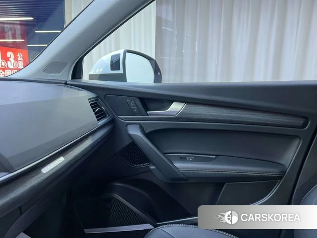 Audi Q5L id 4228521 из Китая 8