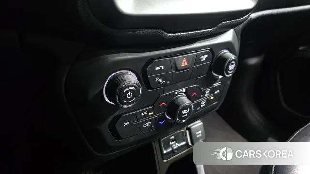 Jeep Renegade id 3319351 из Кореи 8