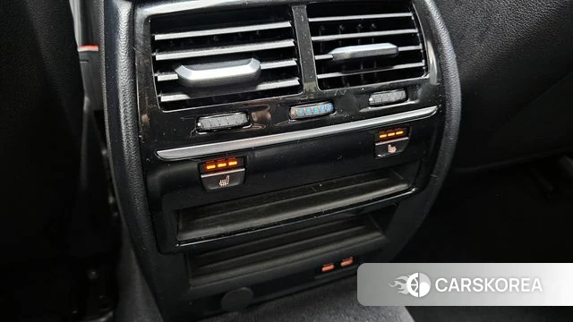 BMW 5 Series (G30) id 3844563 из Кореи 8