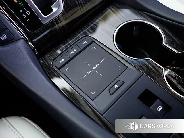 Lexus LM id 4239337 из Китая 8
