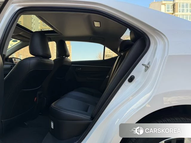 Toyota Corolla dual engine E+ id 4235869 из Китая 8