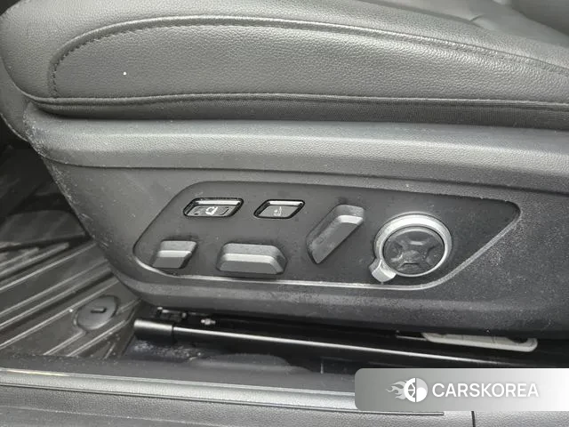 Hyundai Grandeur (GN7) id 3620147 из Кореи 8