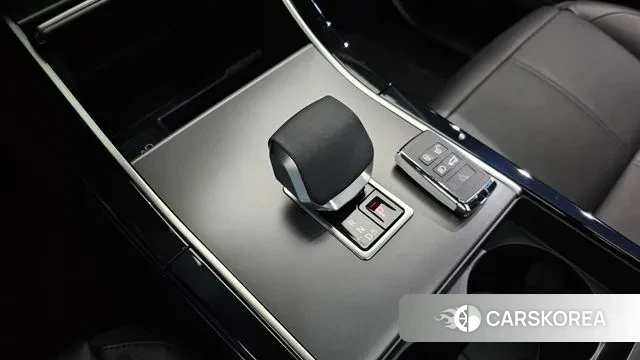 Land Rover Range Rover Velar id 3080093 из Кореи 8