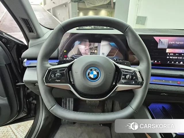 BMW 5 Series (G60) id 3477289 из Кореи 8