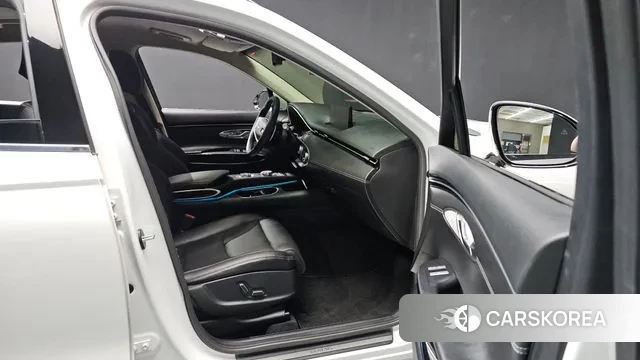 Genesis GV70 id 3660290 из Кореи 8