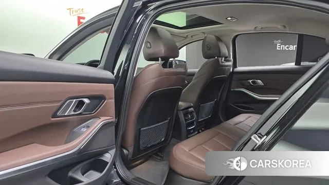 BMW 3 Series (G20) id 3697378 из Кореи 8