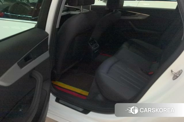 Audi A4L id 4260787 из Китая 8