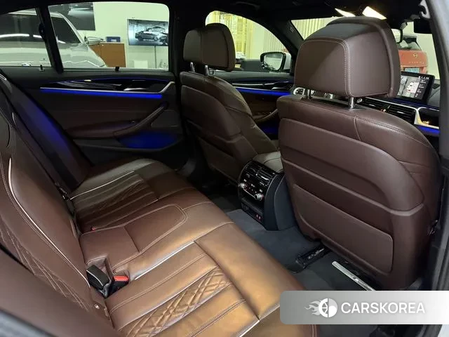 BMW 5 Series (G30) id 3442690 из Кореи 8