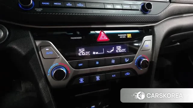 Hyundai Avante AD id 3779332 из Кореи 8