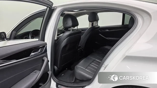 BMW 5 Series (G30) id 3396971 из Кореи 8