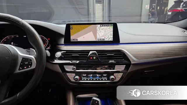 BMW 5 Series (G30) id 3044785 из Кореи 8