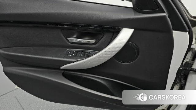 BMW 3 Series (F30) id 3886605 из Кореи 8