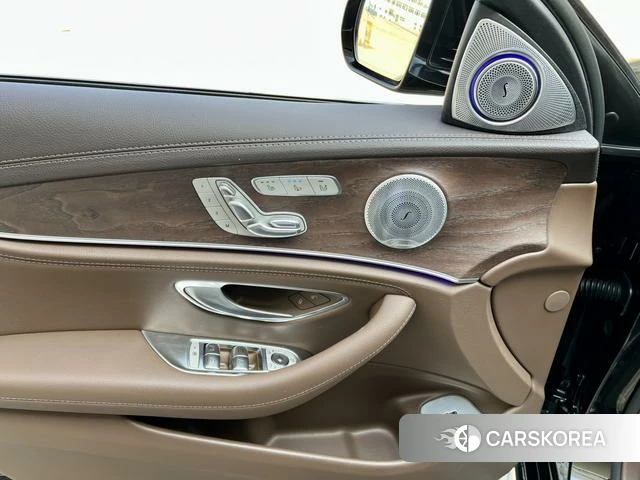 Mercedes-Benz E-class id 4264945 из Китая 8
