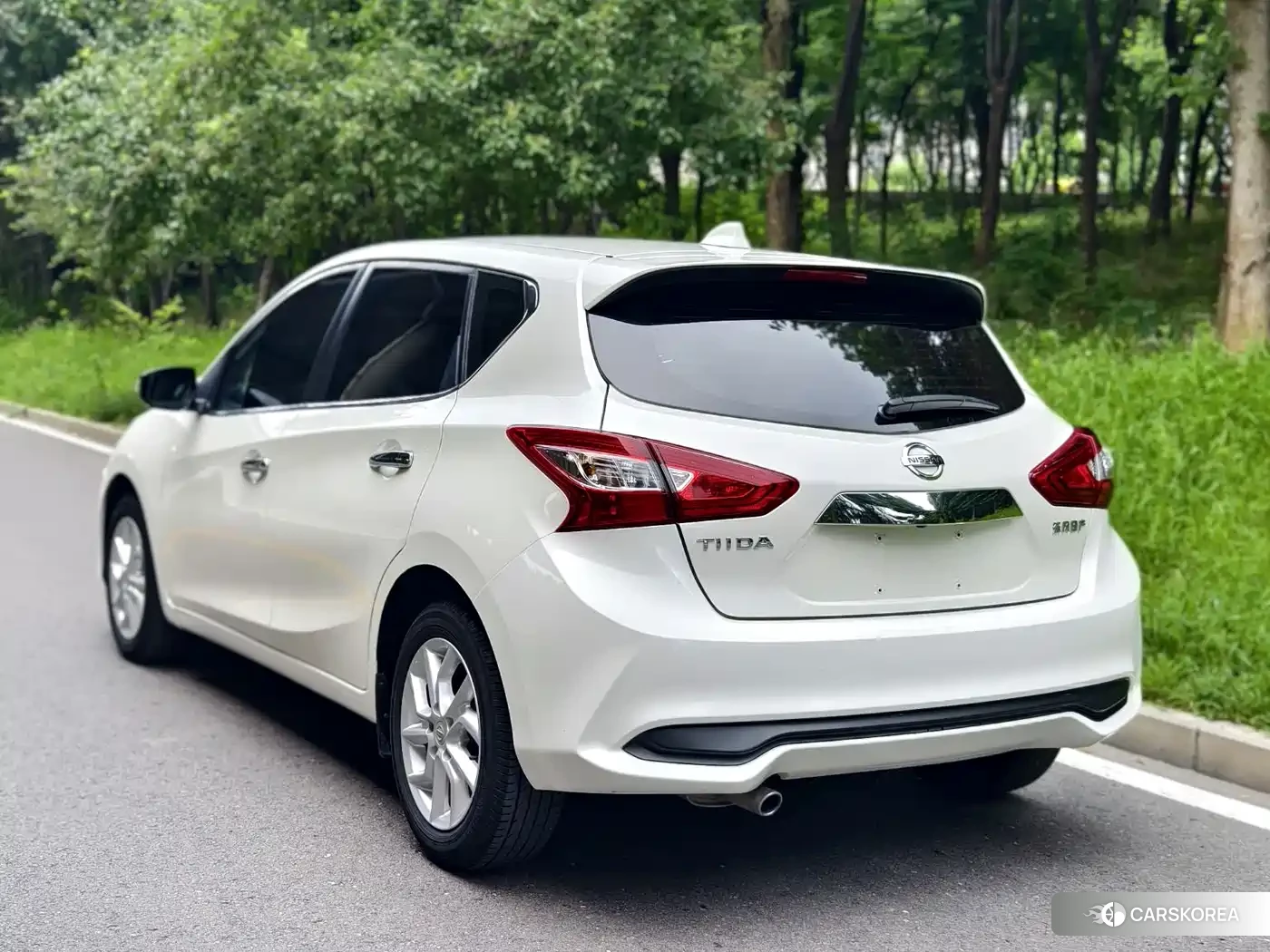 Nissan Tiida id 4570675 из Китая 8