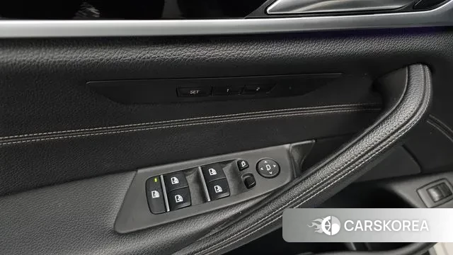 BMW 5 Series (G30) id 3407660 из Кореи 8