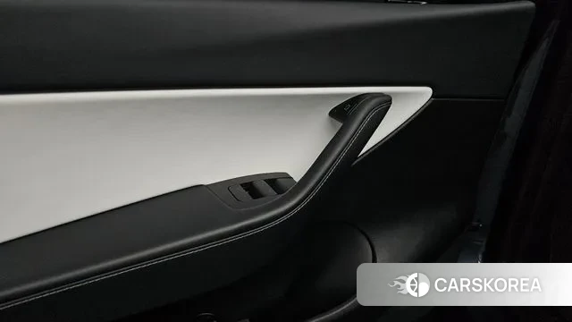 Tesla Model Y id 3348489 из Кореи 8