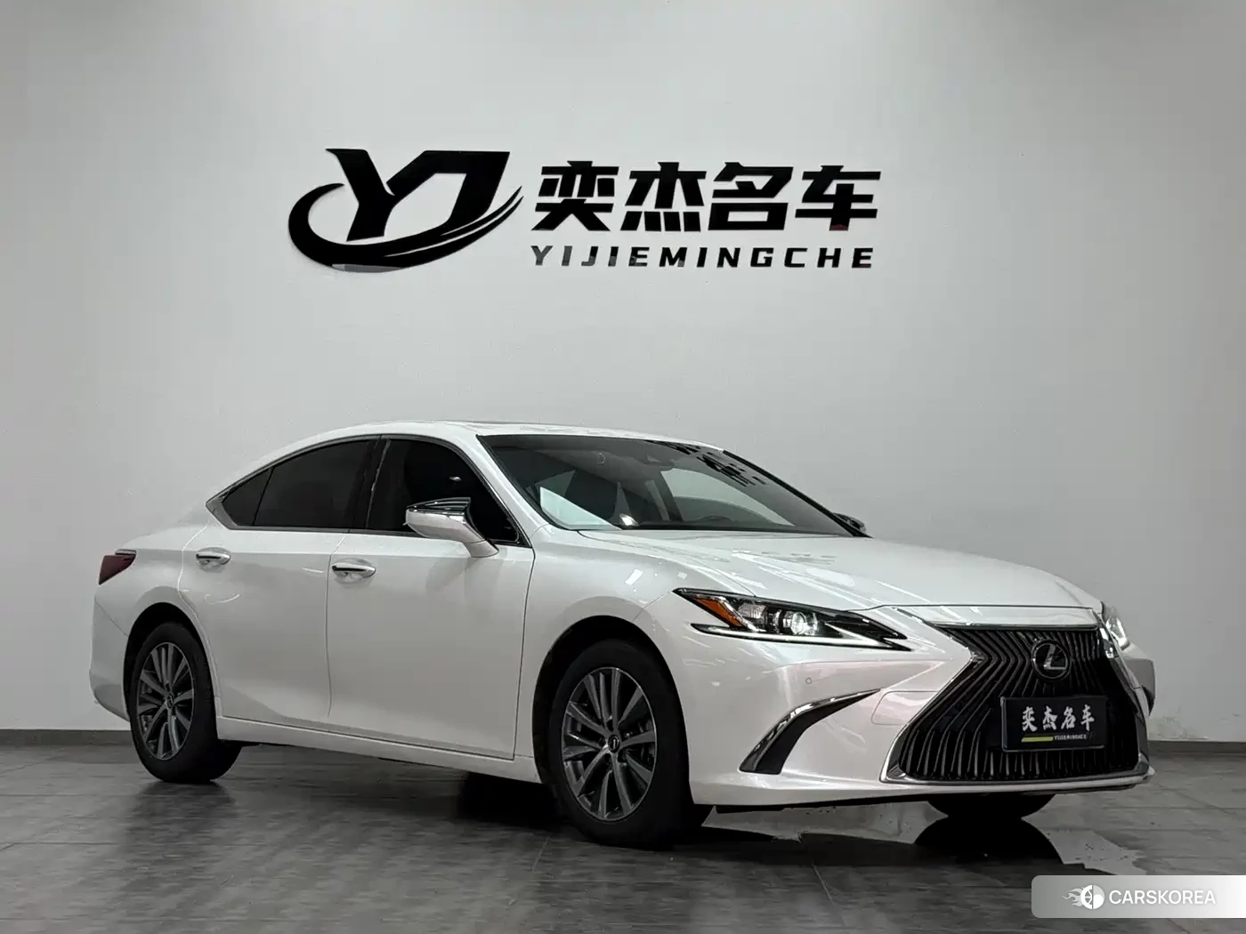 Lexus ES id 4546322 из Китая 8
