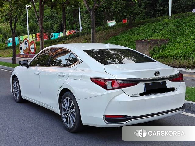 Lexus ES id 4278043 из Китая 8
