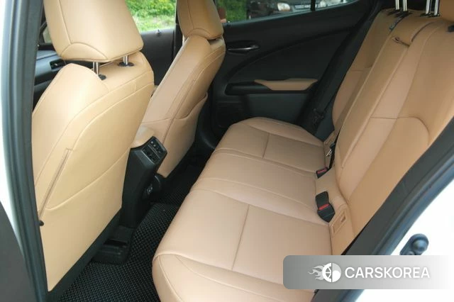 Lexus UX300h id 4280118 из Кореи 8