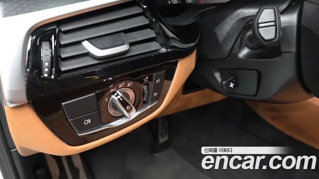 BMW 5 Series (G30) id 2811304 из Кореи 8