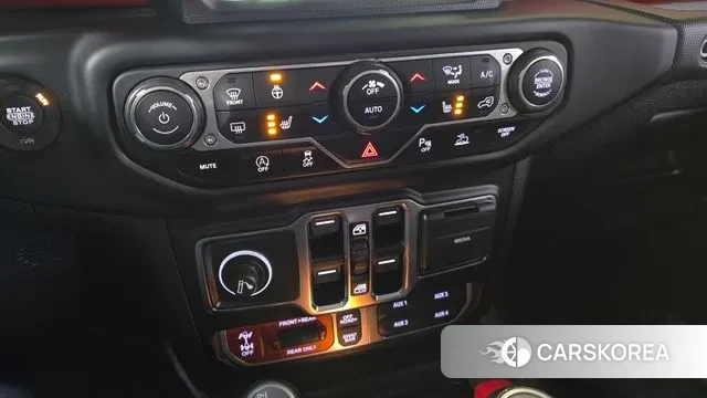 Jeep Gladiator (JT) id 3411989 из Кореи 8