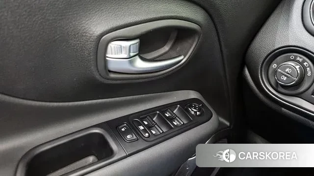 Jeep Renegade id 3233501 из Кореи 8